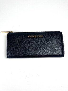 Michael Kors Jet Set Travel Large Three Quarter Zip Wallet in Black
